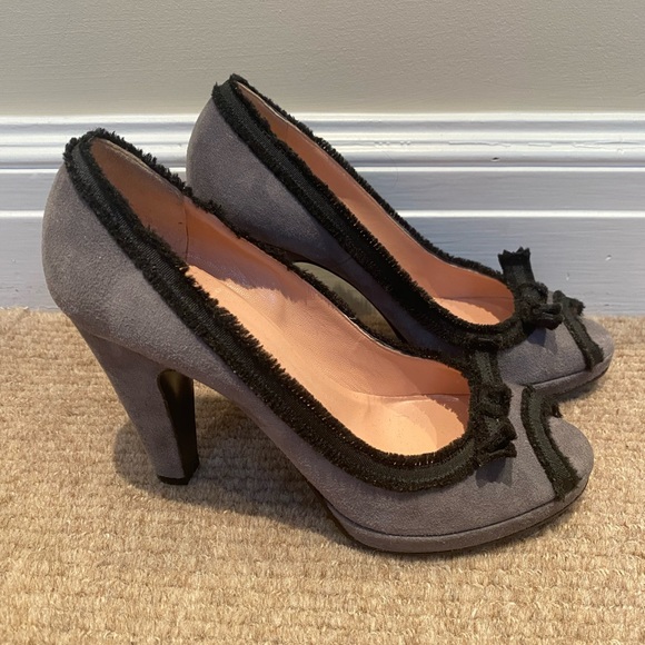 Marc by Marc Jacobs grey suede pumps - Picture 3 of 7